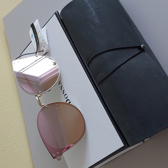 Donna Accessories - Pink sunglasses 👓 🌞